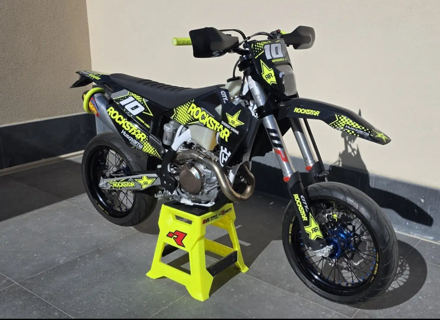 Husqvarna FE 450 Héritage Negro - 1