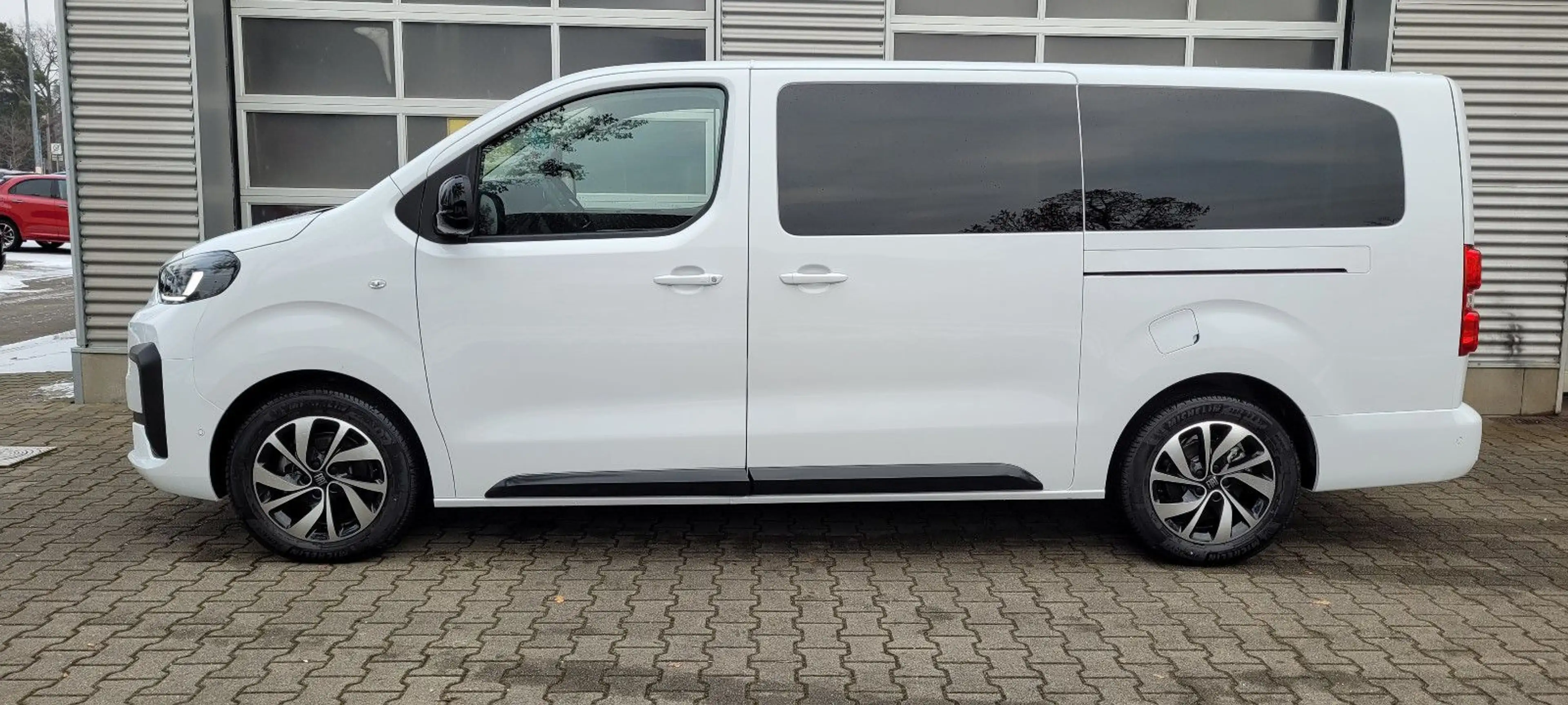 Fiat Ulysse 180 BlueHDi L3 Top - 8 Sitzer — photo 3