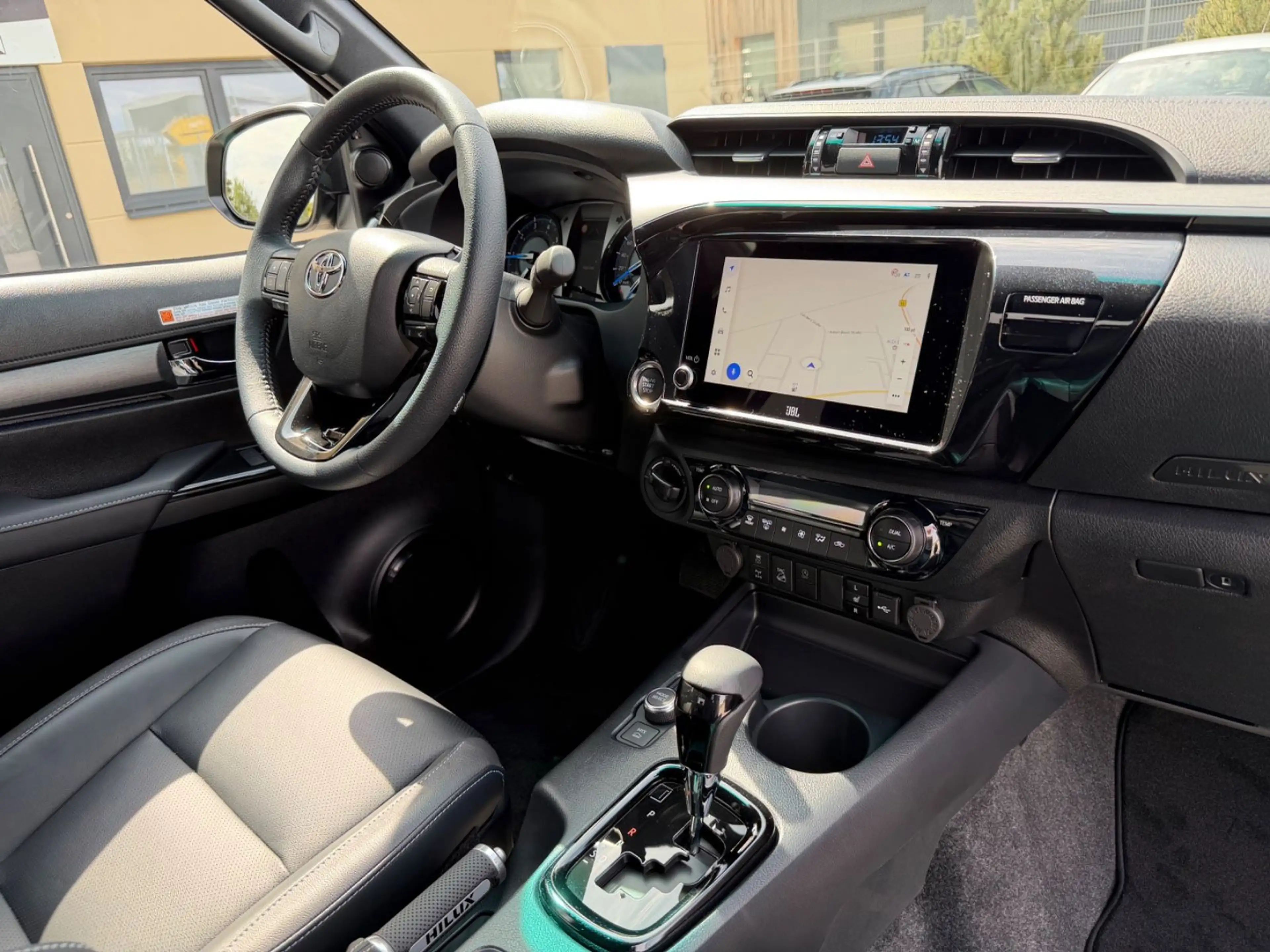 Toyota Hilux Double Cab INVICIBLE 4x4 Rollo & Bügel*AHK — photo 13