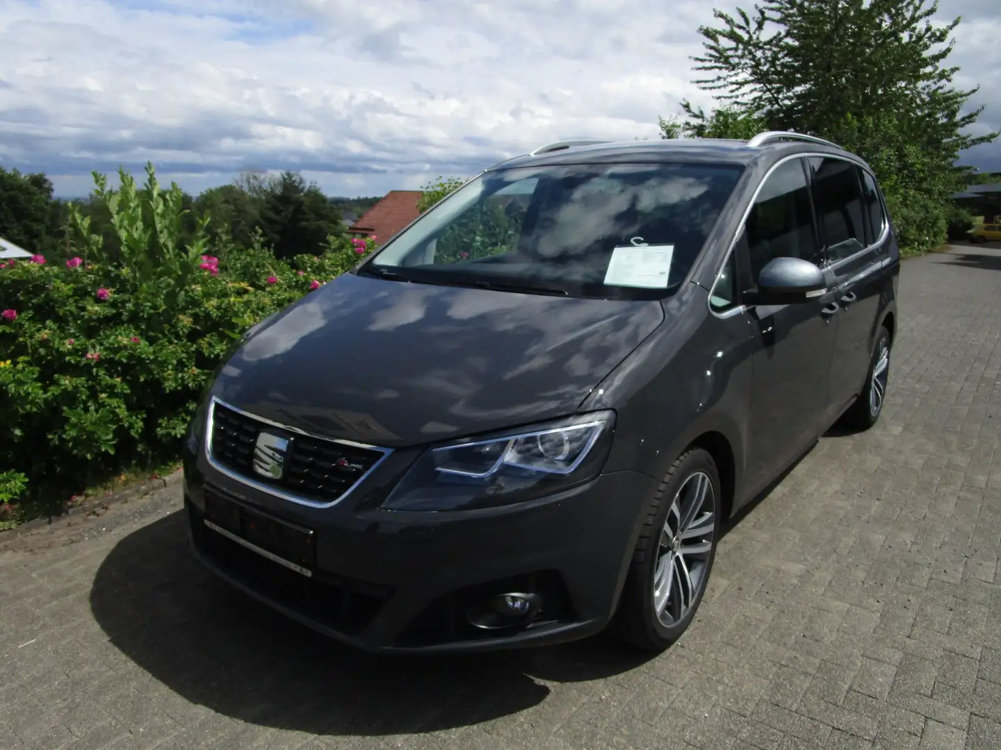 SEAT Alhambra 1.4 TSI FR-Line Grau - 1
