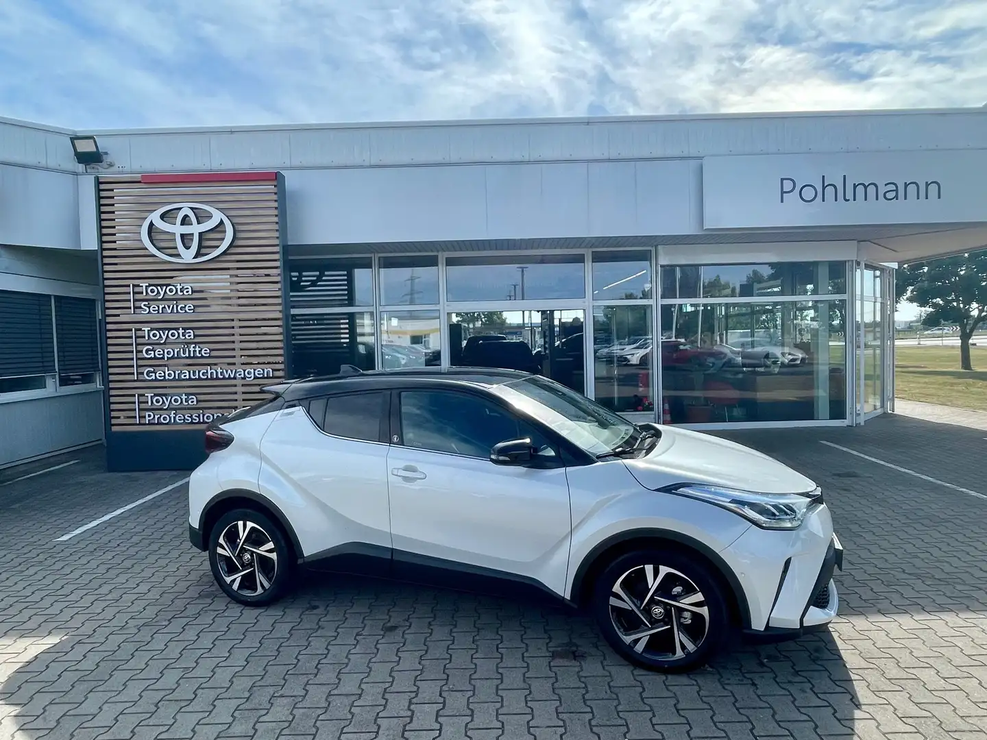 Toyota C-HR 2.0 Hybrid Team D LED*ACC*CARPLAY Blanc - 1