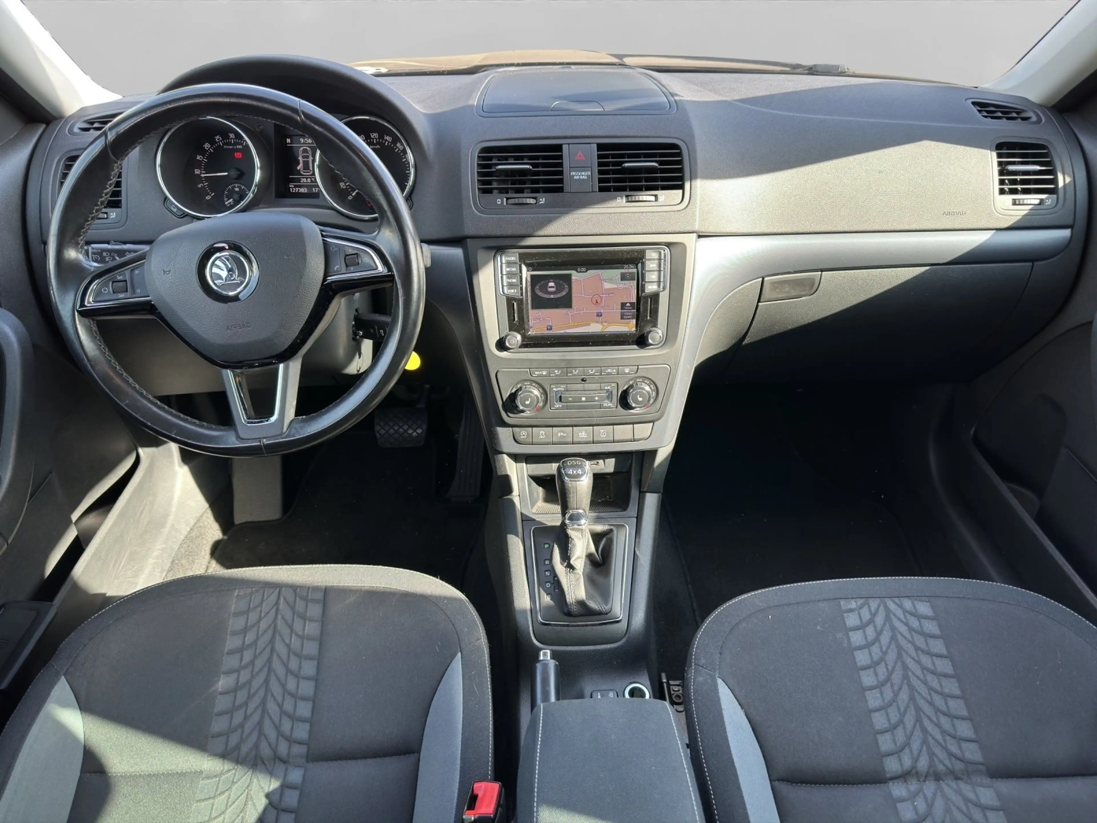 Skoda Yeti 2,0 TDi DAB Xenon Tempomat AHK Klimaaut. — photo 9