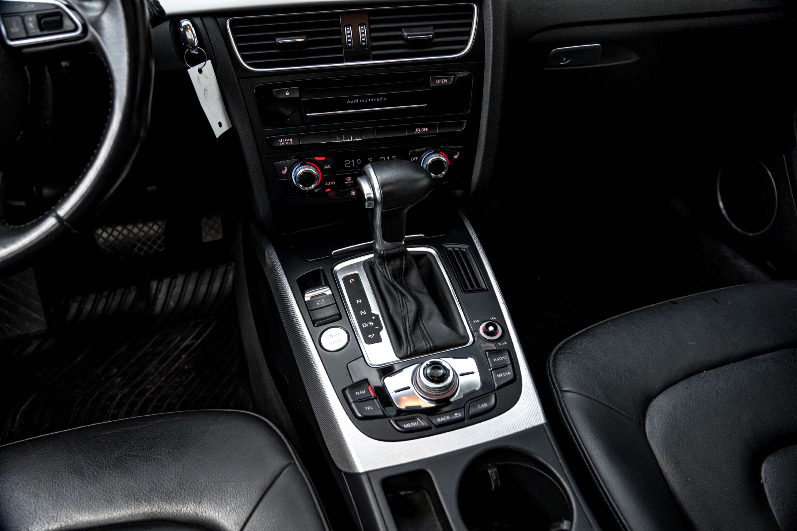 2016 Audi A4 4dr Sdn Auto Technik plus quattro thumb 60