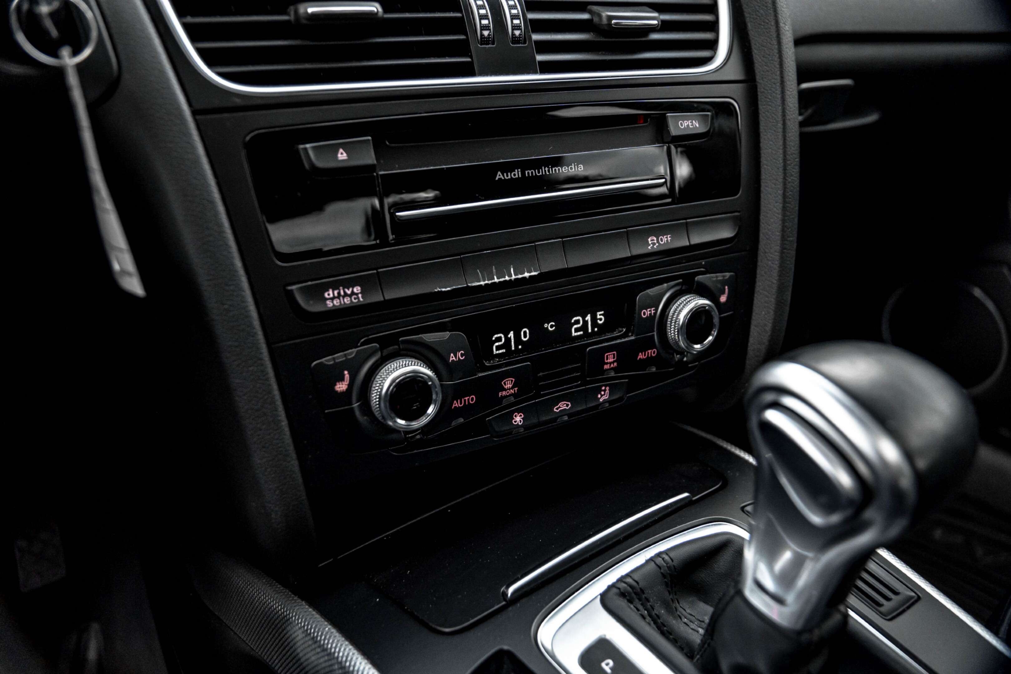 2016 Audi A4 4dr Sdn Auto Technik plus quattro thumb 58