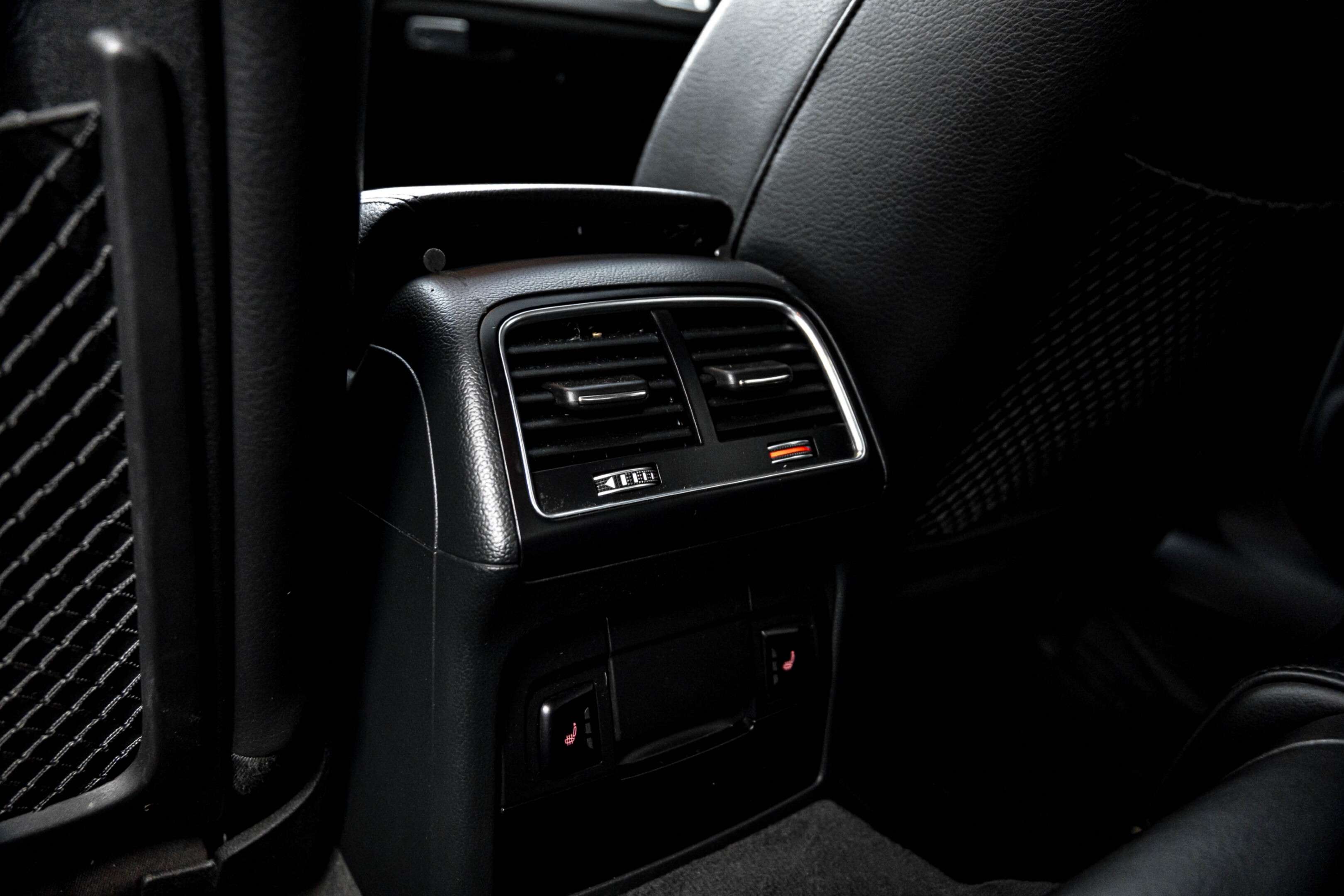 2016 Audi A4 4dr Sdn Auto Technik plus quattro thumb 50