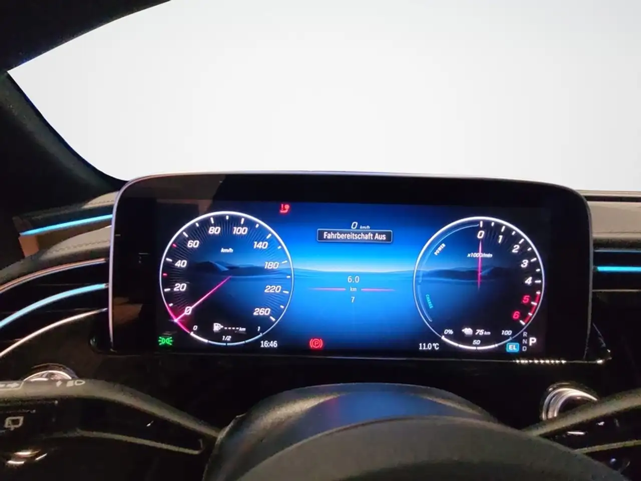 Mercedes-Benz E 300 de T AMG NIGHT PANO DISTRON DIGITAL-LIGHT 15