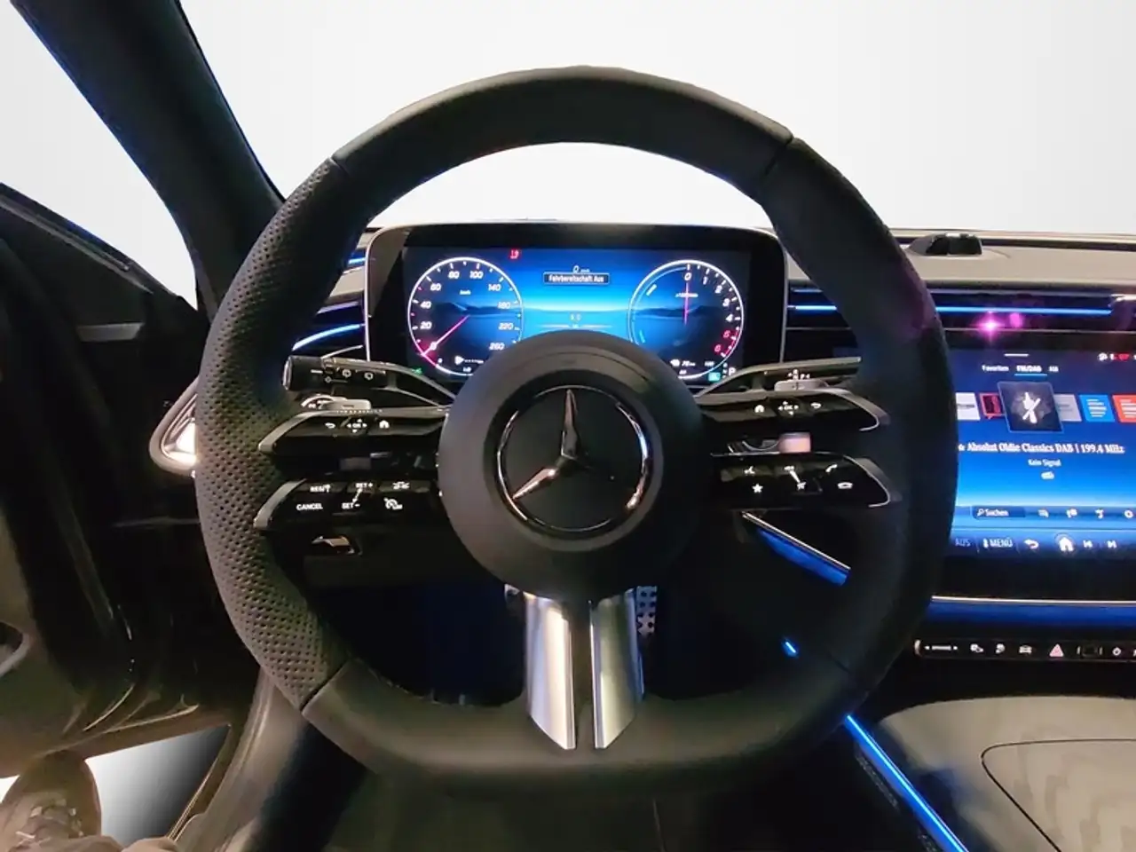 Mercedes-Benz E 300 de T AMG NIGHT PANO DISTRON DIGITAL-LIGHT 14