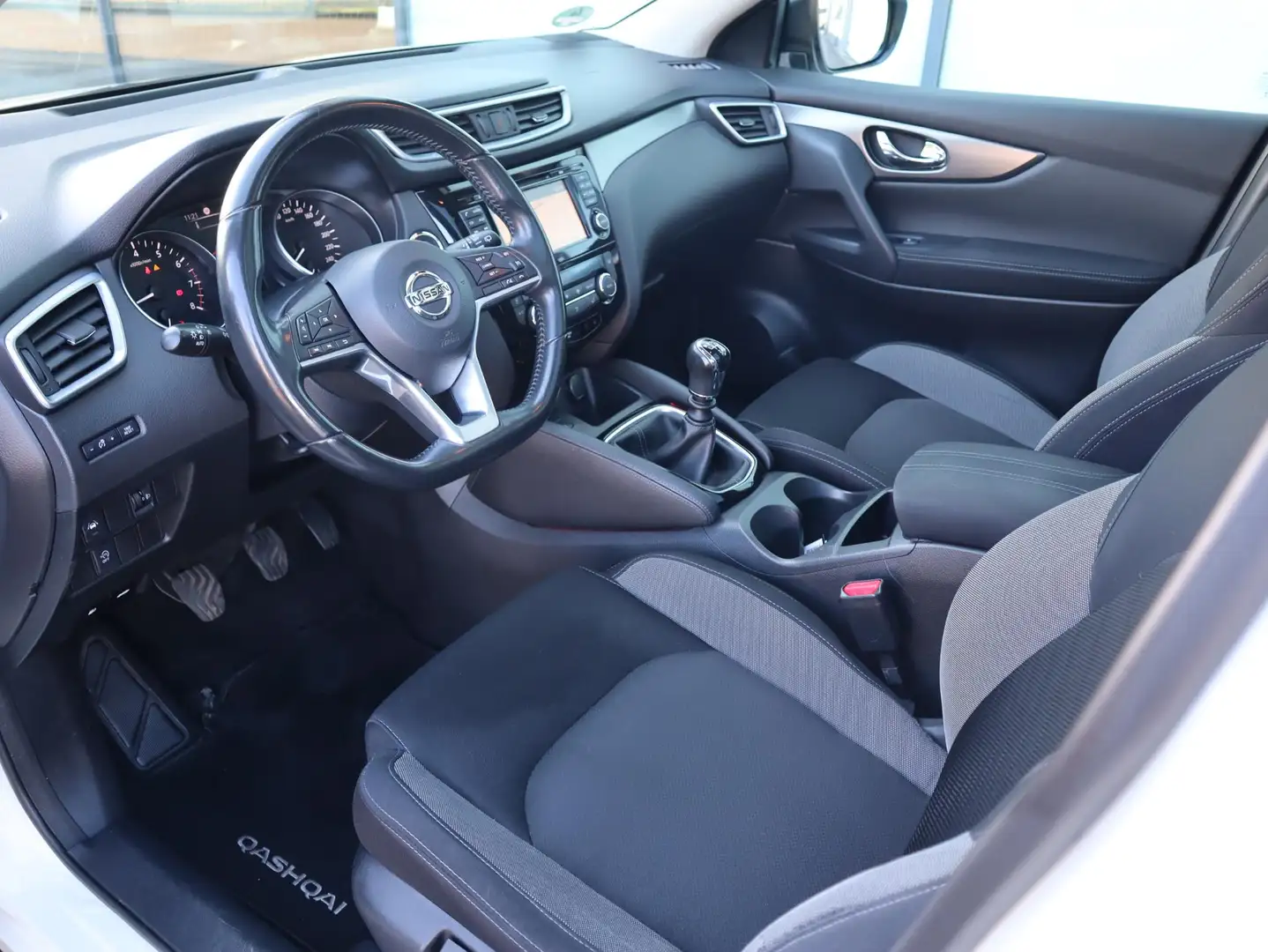 Nissan Qashqai 1.2 N-Connecta | Panoramadak | Trekhaak | 360 Came Wit - 2