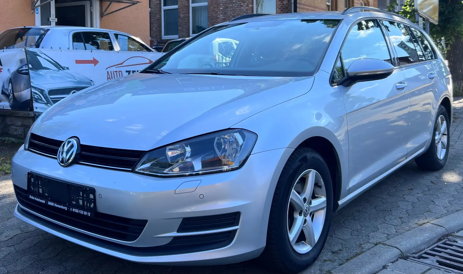 Volkswagen Golf Variant 1.6 TDI BlueMotion Technology DSG Comfortline Silber - 1