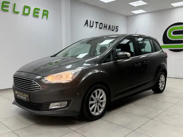 Ford Grand C-Max view 3