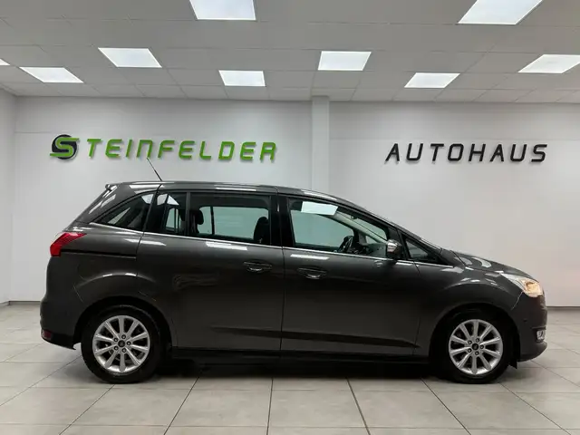 Ford Grand C-Max view 4