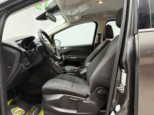 Ford Grand C-Max view 12