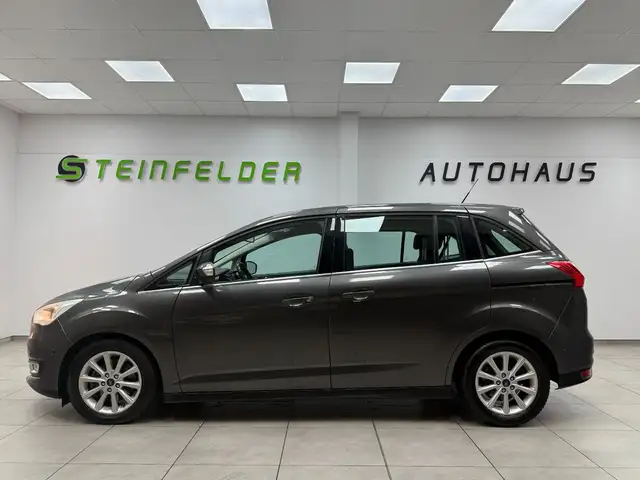 Ford Grand C-Max view 8