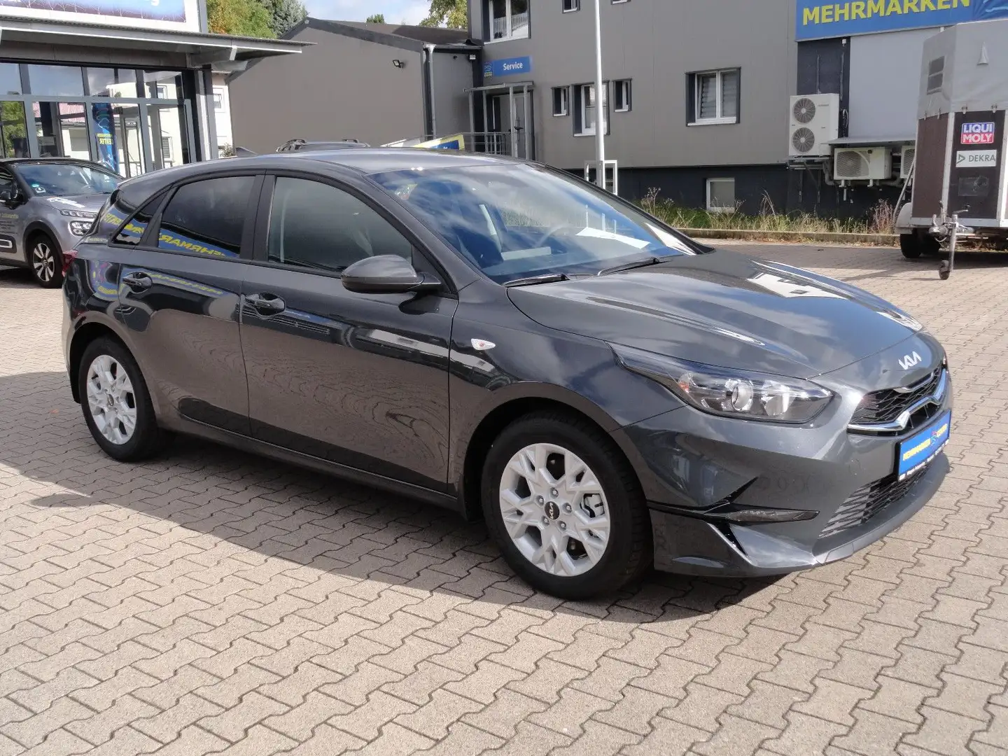 Kia Ceed / cee'd 1.5 T-GDI DCT+Navi+Winterp+Temp+Kam Grau - 2