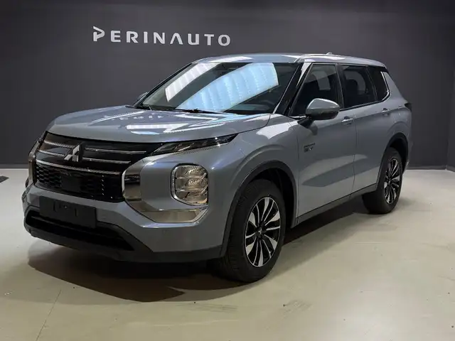 Mitsubishi Outlander 2.4 phev Inform con 8 Anni di Garanzia