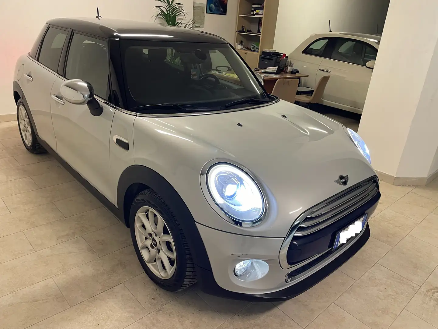 MINI Cooper D Mini D 5p 1.5 116 CV Business XL Full Tagliandata Grau - 1