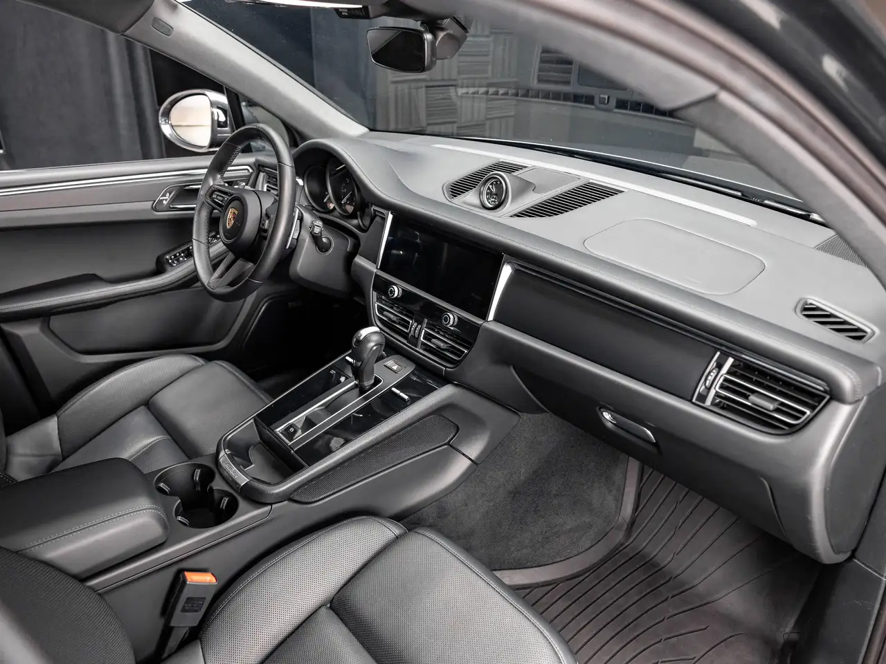 Porsche Macan снимка Porsche Macan