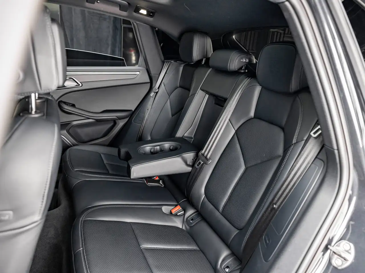 Porsche Macan снимка Porsche Macan