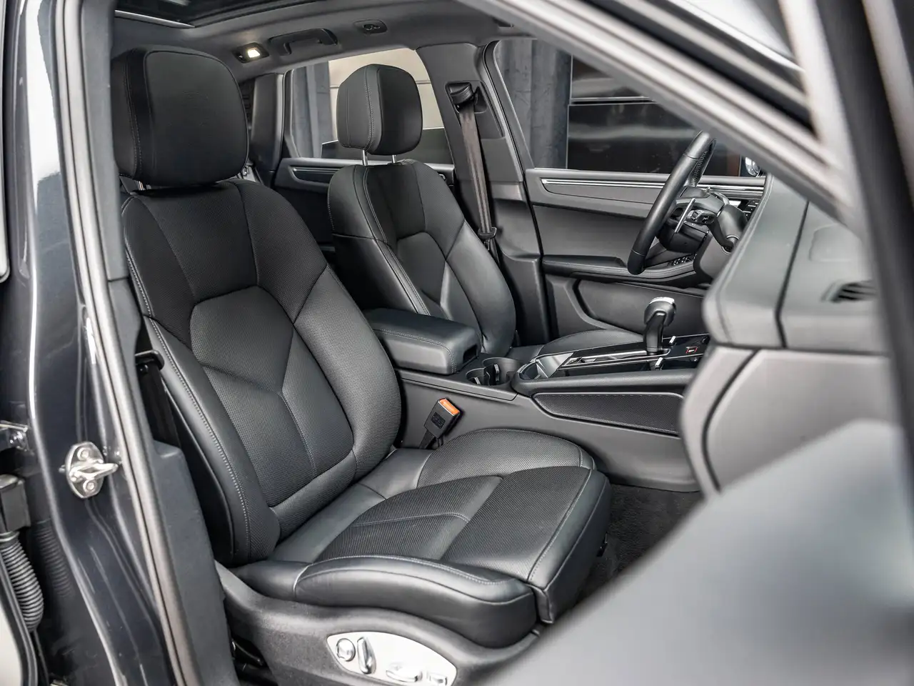 Porsche Macan снимка Porsche Macan