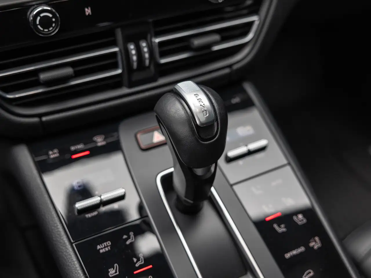 Porsche Macan снимка Porsche Macan