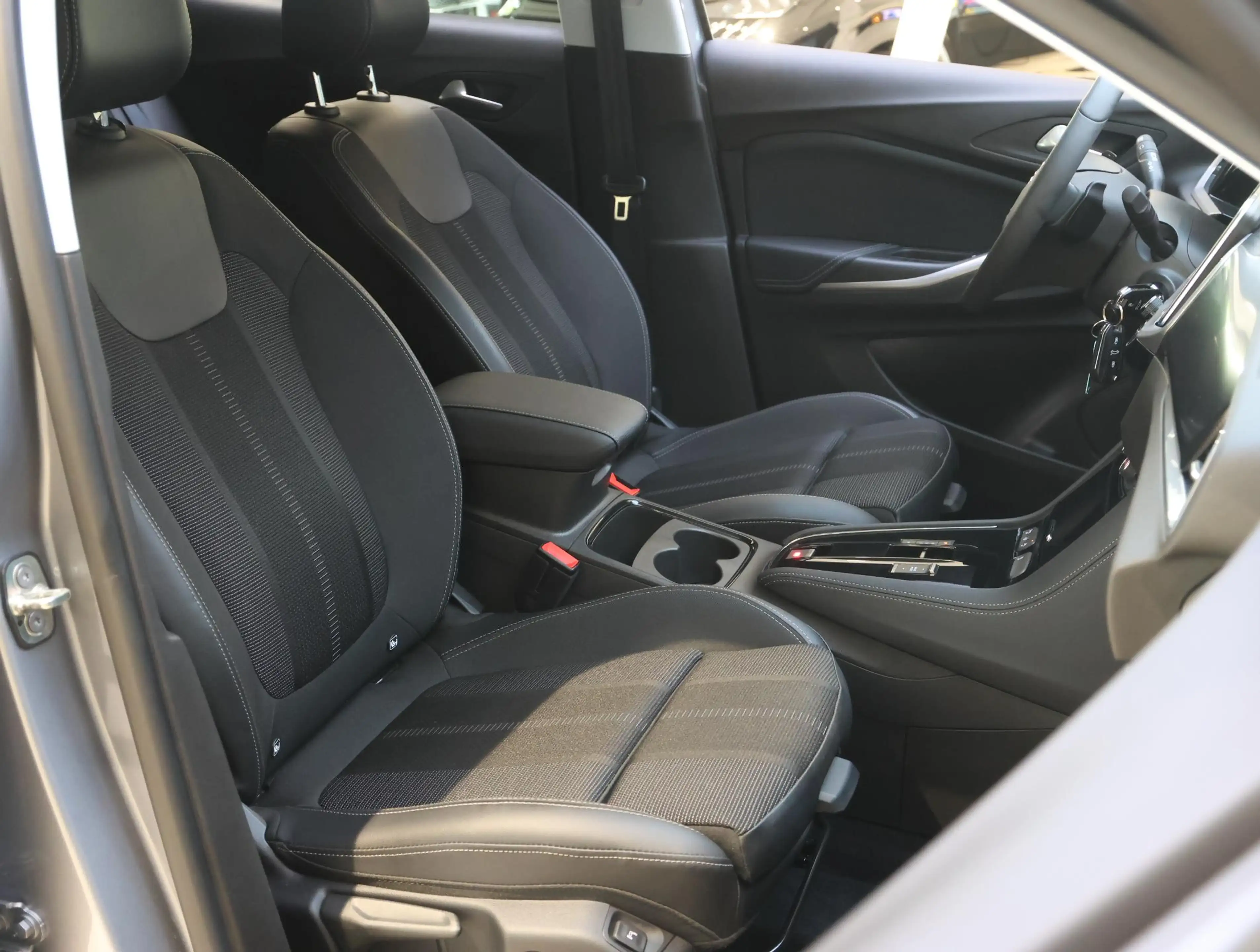 Opel Grandland SUV GS Line 130 pk Automaat | AGR Comfortstoelen | — photo 10