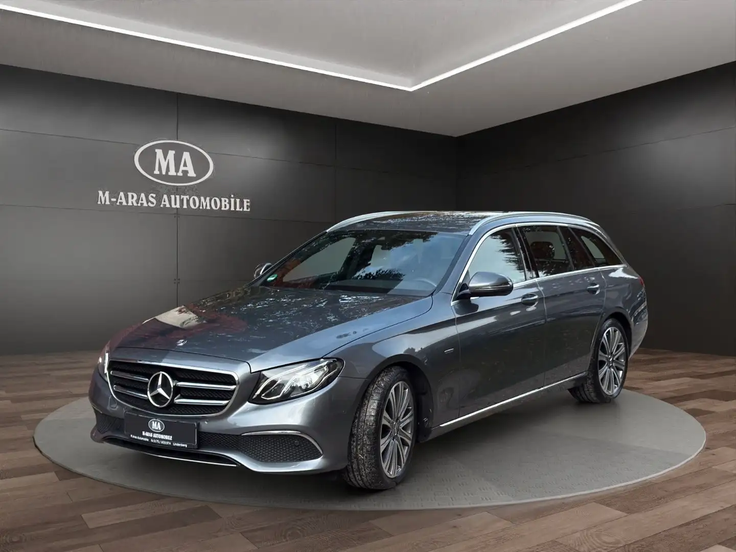 Mercedes-Benz E 220 d T-Modell Sport Style 1Hand Grau - 1