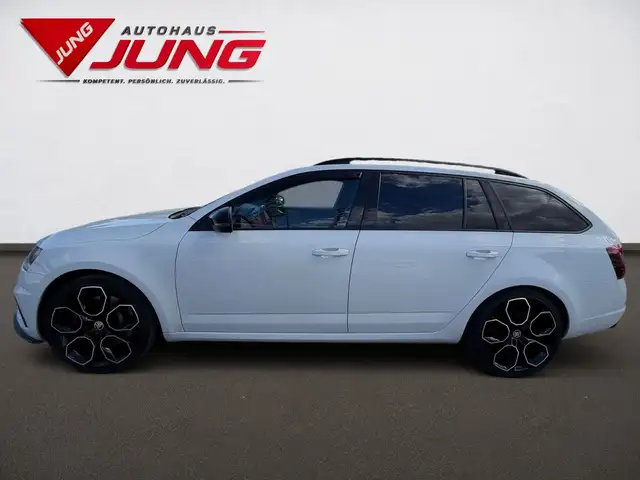 Skoda Octavia view 4