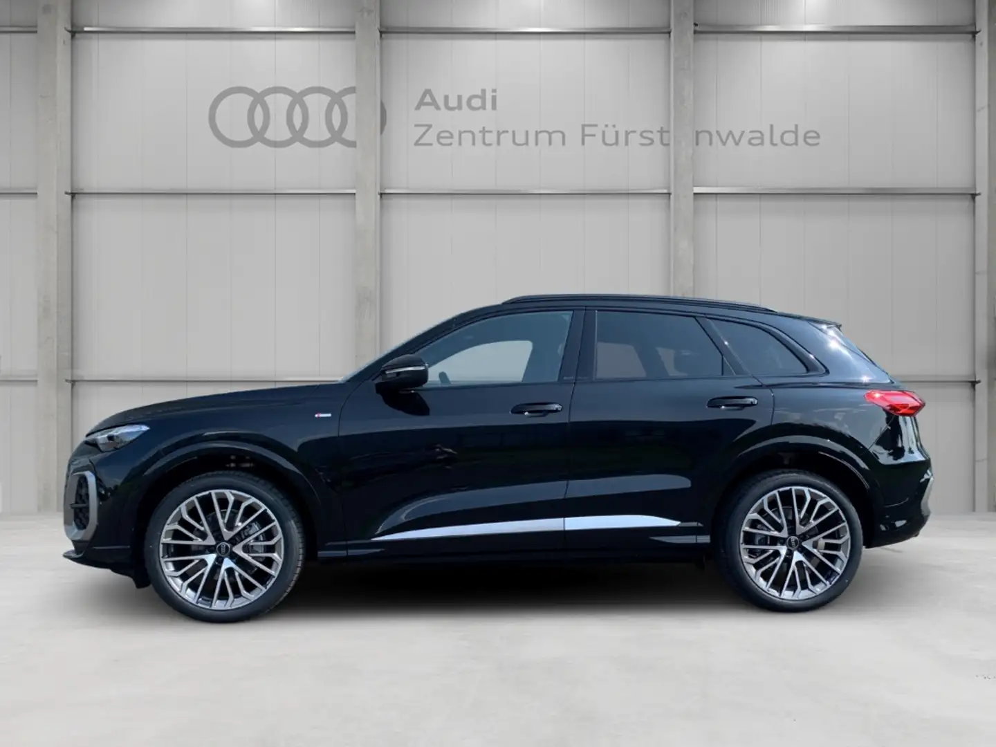Audi Q5 TFSI quattro Stronic+edition one+AHZ+Panodach Schwarz - 2