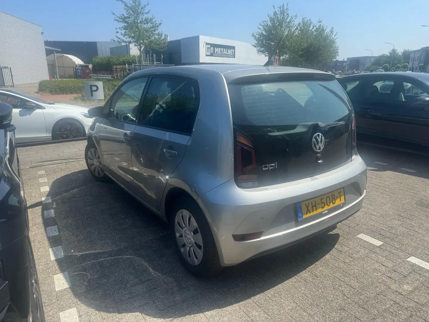 Volkswagen up! 1.0 BMT move up! | WORDT VERWACHT | Grijs - 2