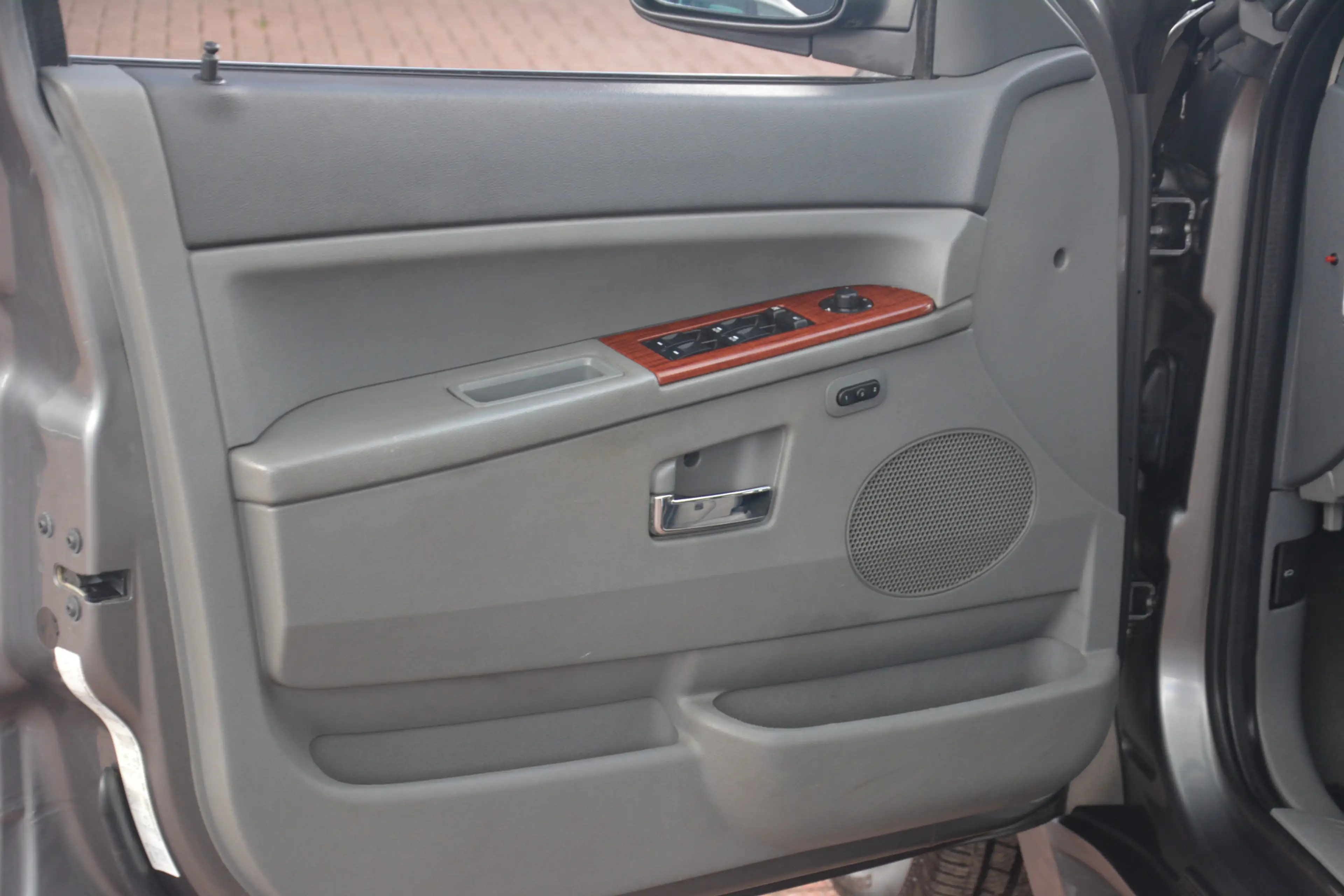 Jeep Grand Cherokee 4.7 V8 Limited | Navigatie | Leer | Stoelverwarmin — photo 9