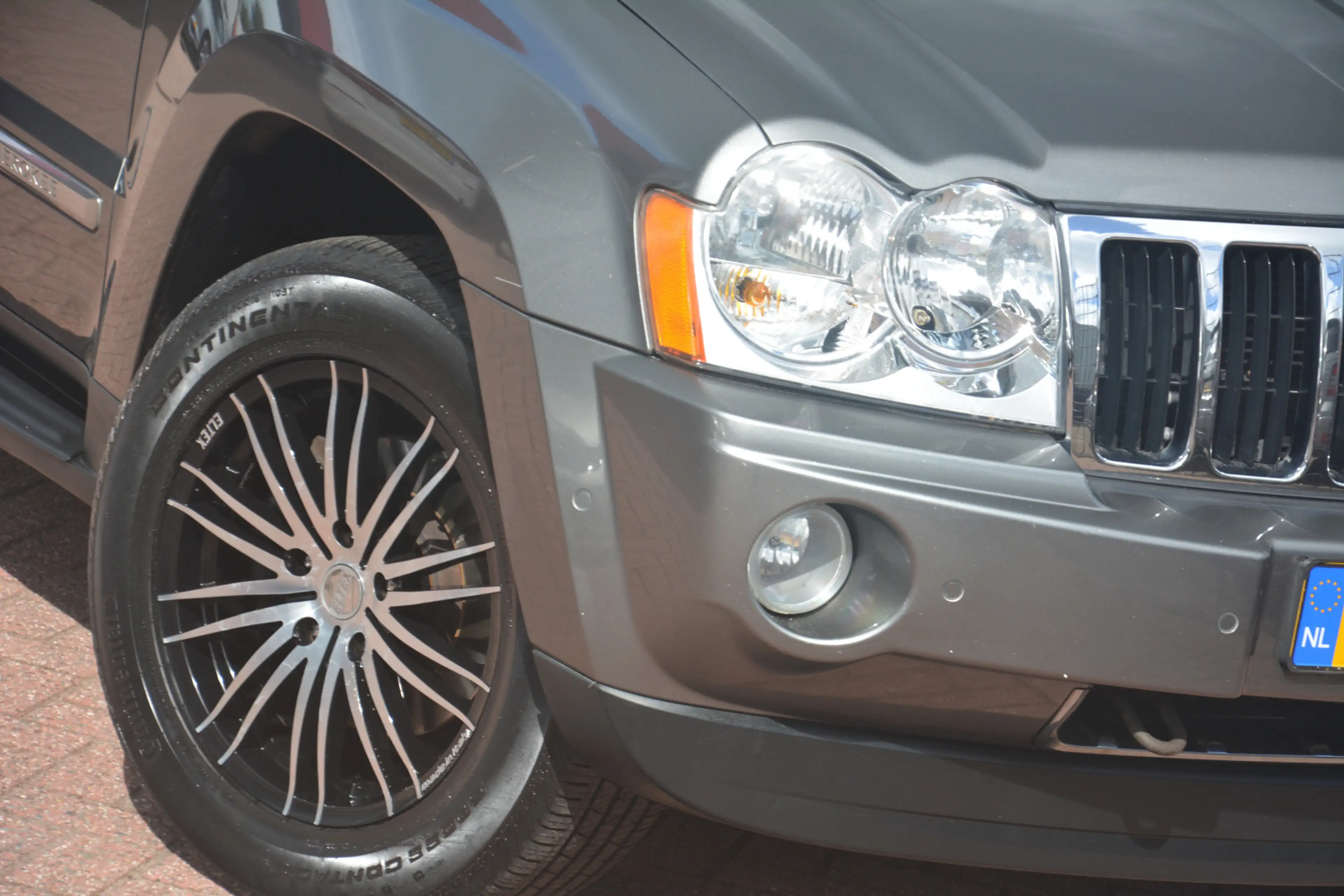 Jeep Grand Cherokee 4.7 V8 Limited | Navigatie | Leer | Stoelverwarmin — photo 4