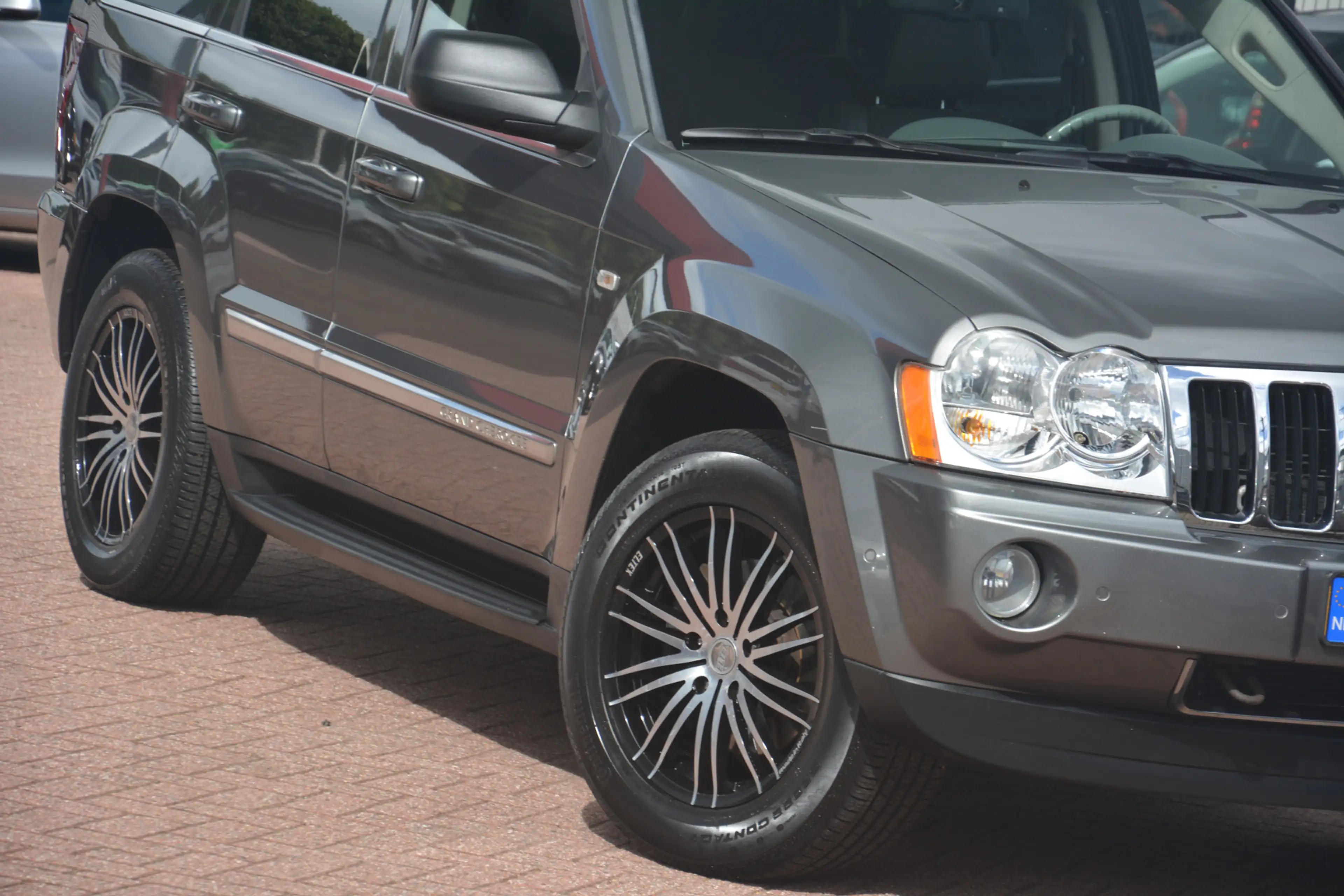 Jeep Grand Cherokee 4.7 V8 Limited | Navigatie | Leer | Stoelverwarmin — photo 2