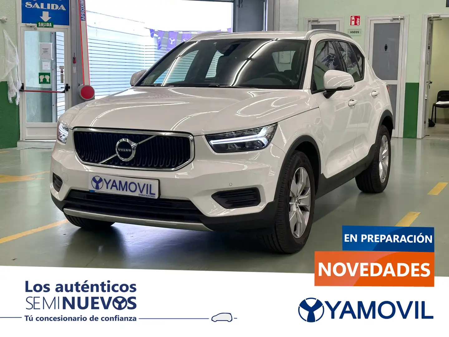 Volvo XC40 T2 Momentum Pro Aut. Blanc - 1