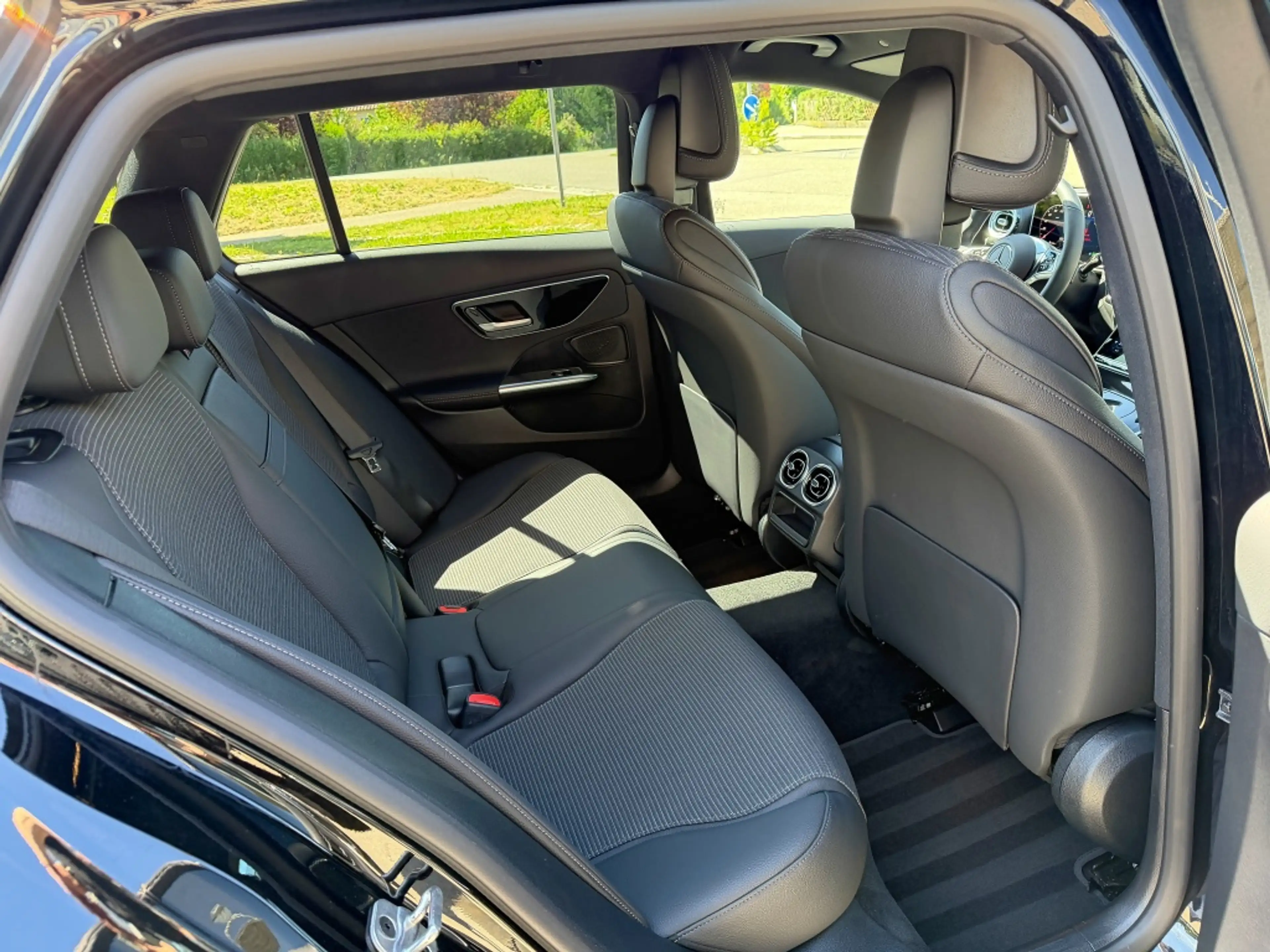 Mercedes-Benz C 200 d T Edition Avantgarde AHK ACC WinterP+M&S — photo 12
