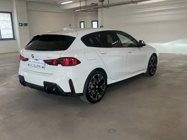 BMW 1 Series view 6