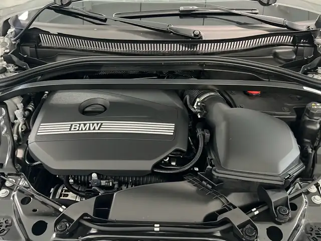 BMW 1 Series view 14