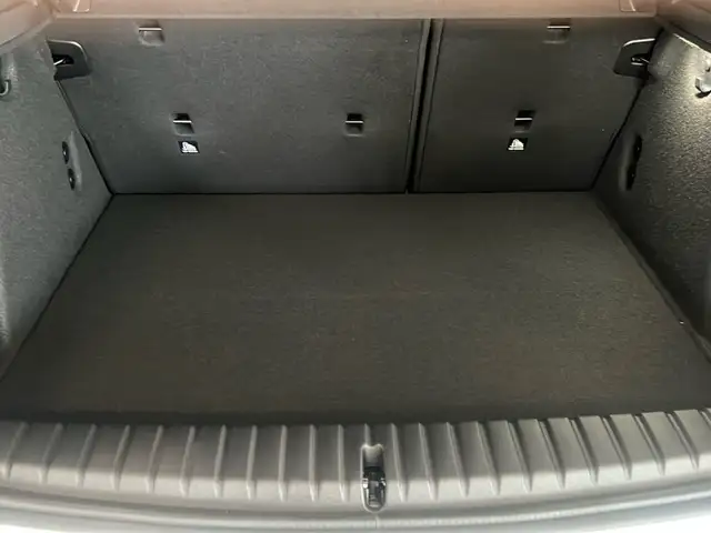BMW 1 Series view 13