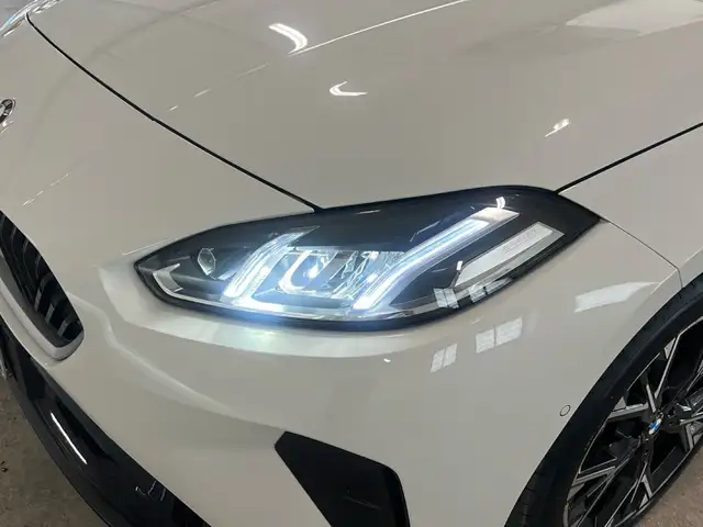 BMW 1 Series view 9