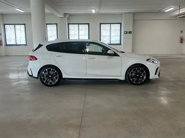 BMW 1 Series view 7