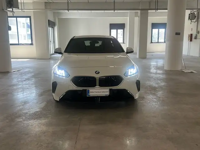 BMW 1 Series view 5