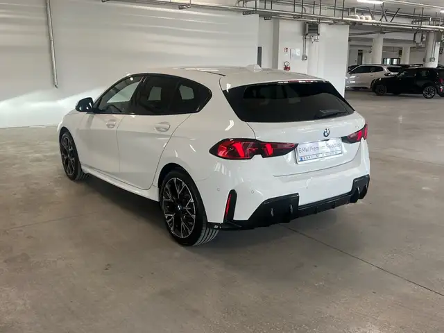 BMW 1 Series view 3