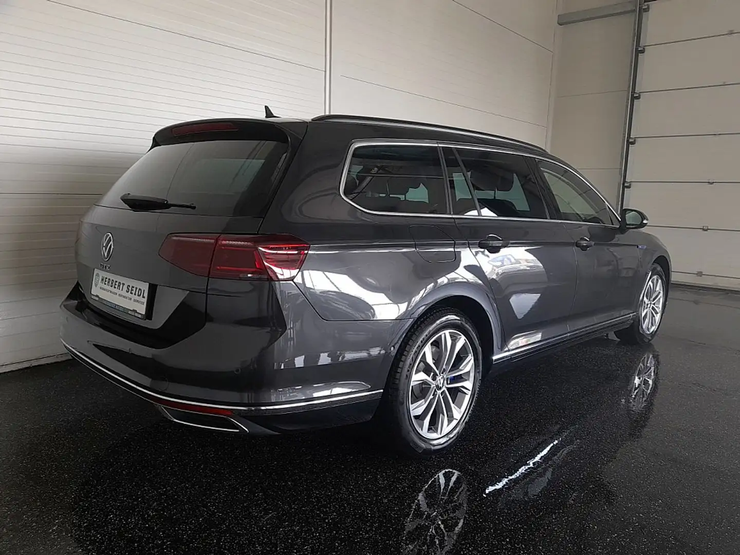 Volkswagen Passat Variant GTE e-Hybrid DSG *MATRIX-LED / VIRTUELL / 17 ZO... Grau - 2