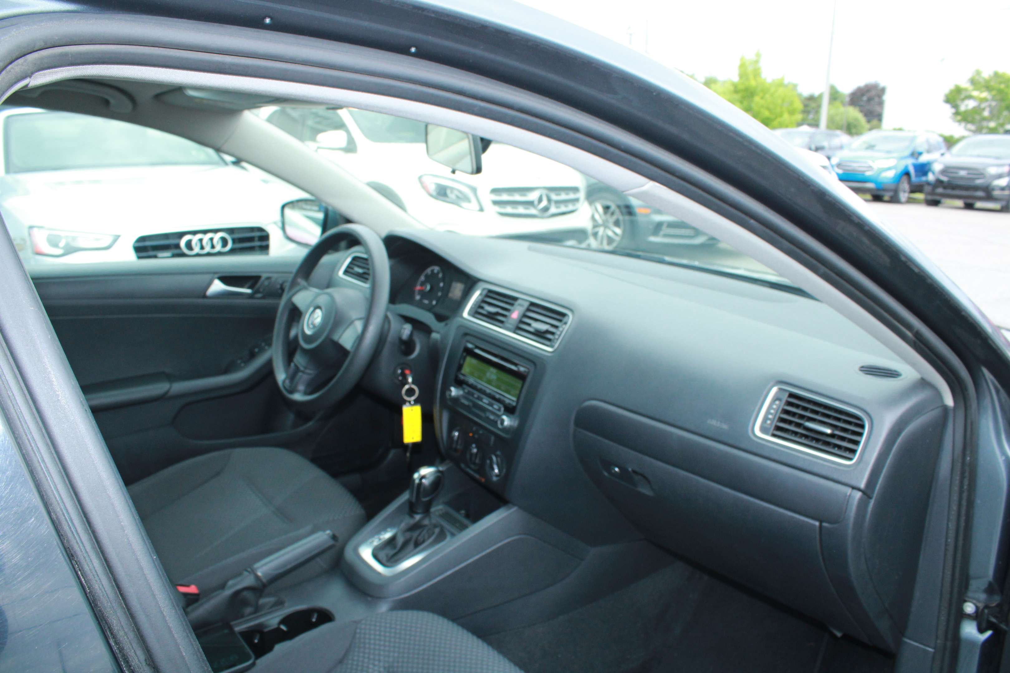 2014 Volkswagen Jetta Sedan Trendline+ - Image 13