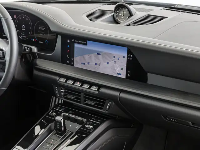Porsche 911 view 11