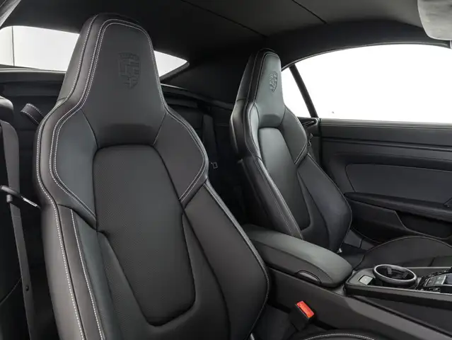Porsche 911 view 12