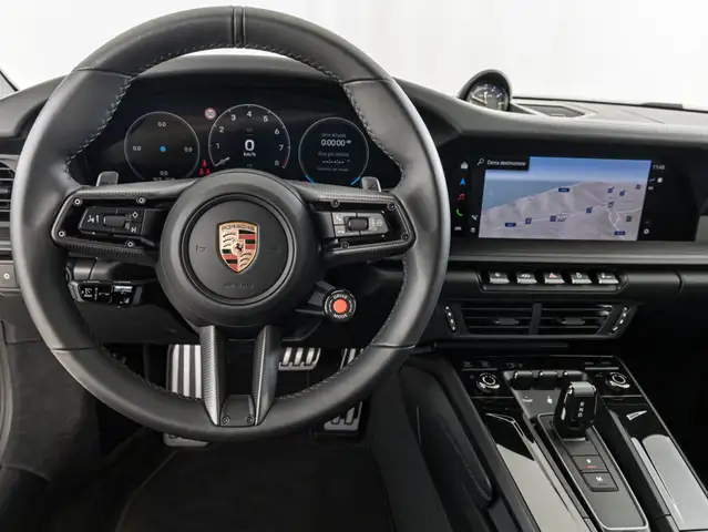Porsche 911 view 8