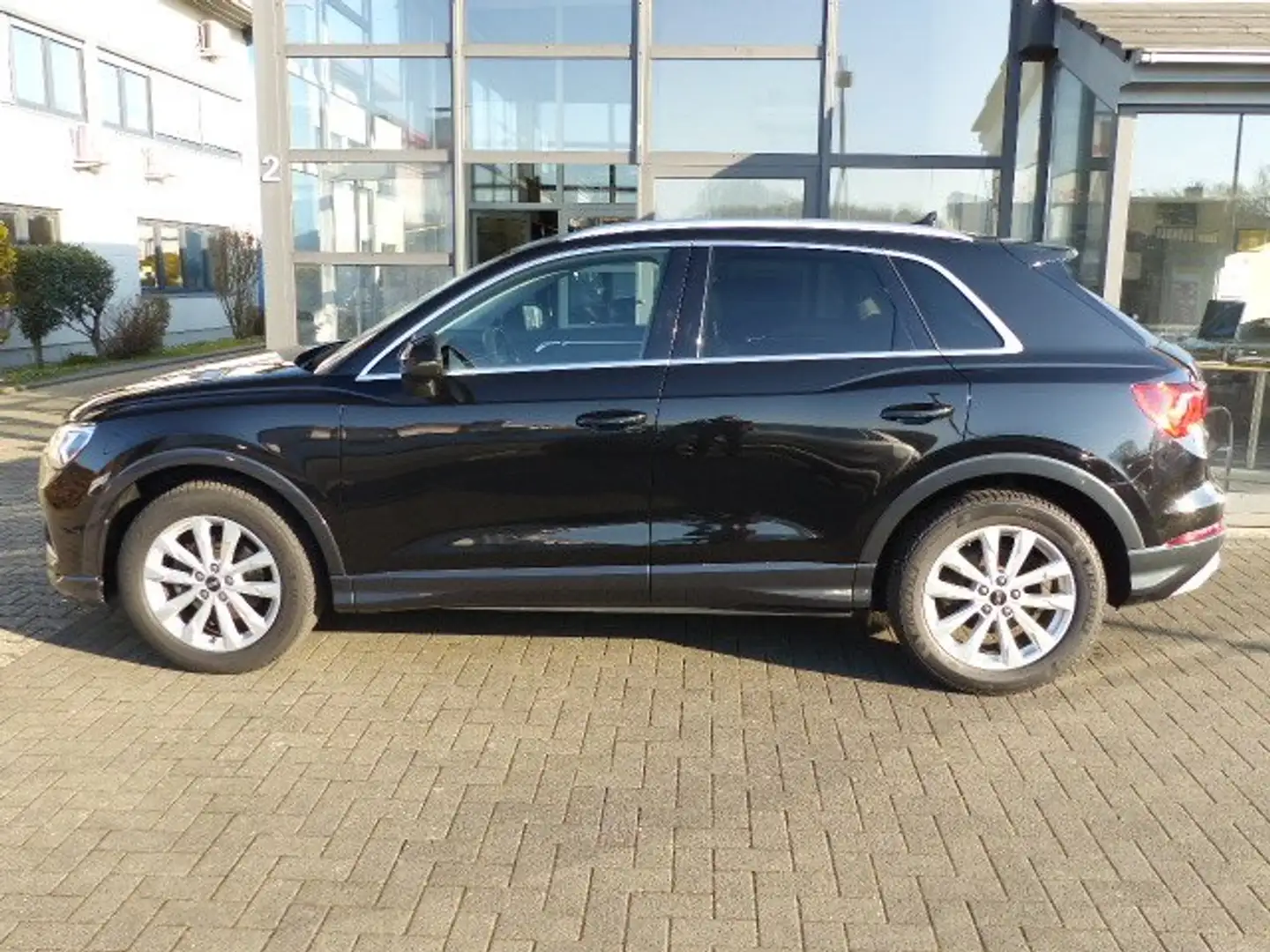 Audi Q3 35 TFSI advanced EU6d*PANO*LEDER*CAM*NAVI*LED* Schwarz - 2