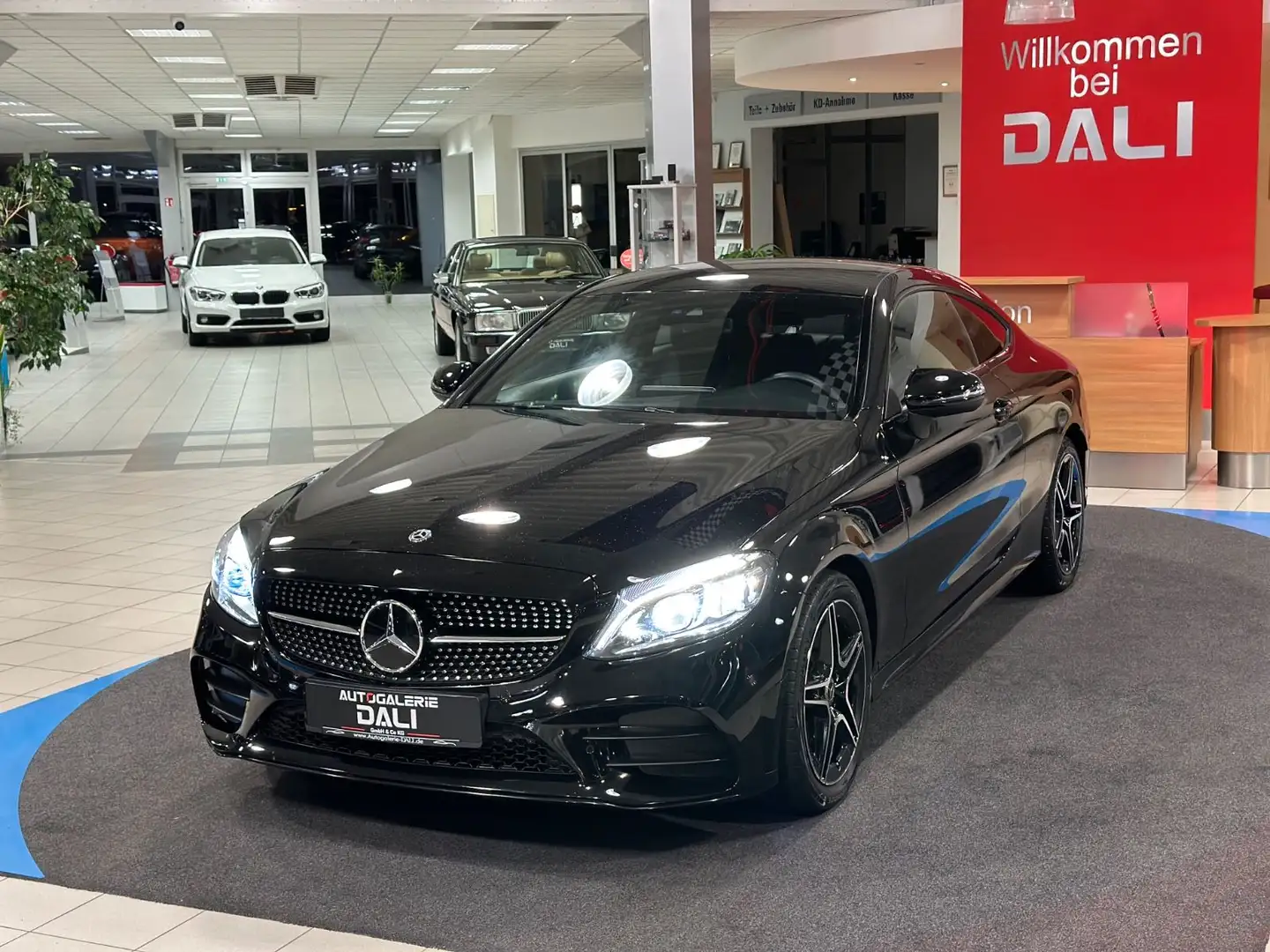 Mercedes-Benz C 300 Coupe d AMG Line NAVI-PDC-LED-KAM-CARPLAY- Schwarz - 1
