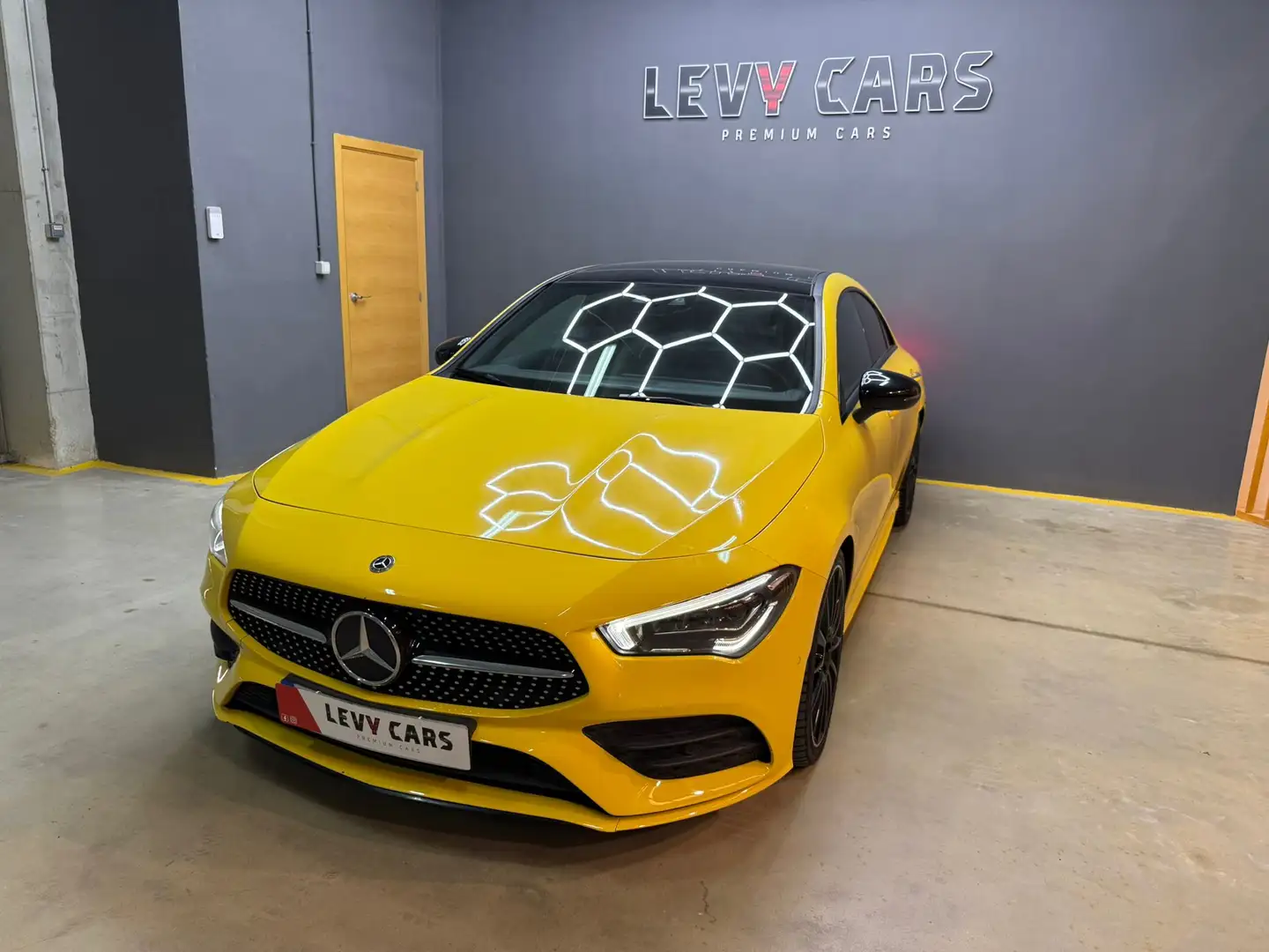 Mercedes-Benz CLA 200 200d 4Matic Amarillo - 1