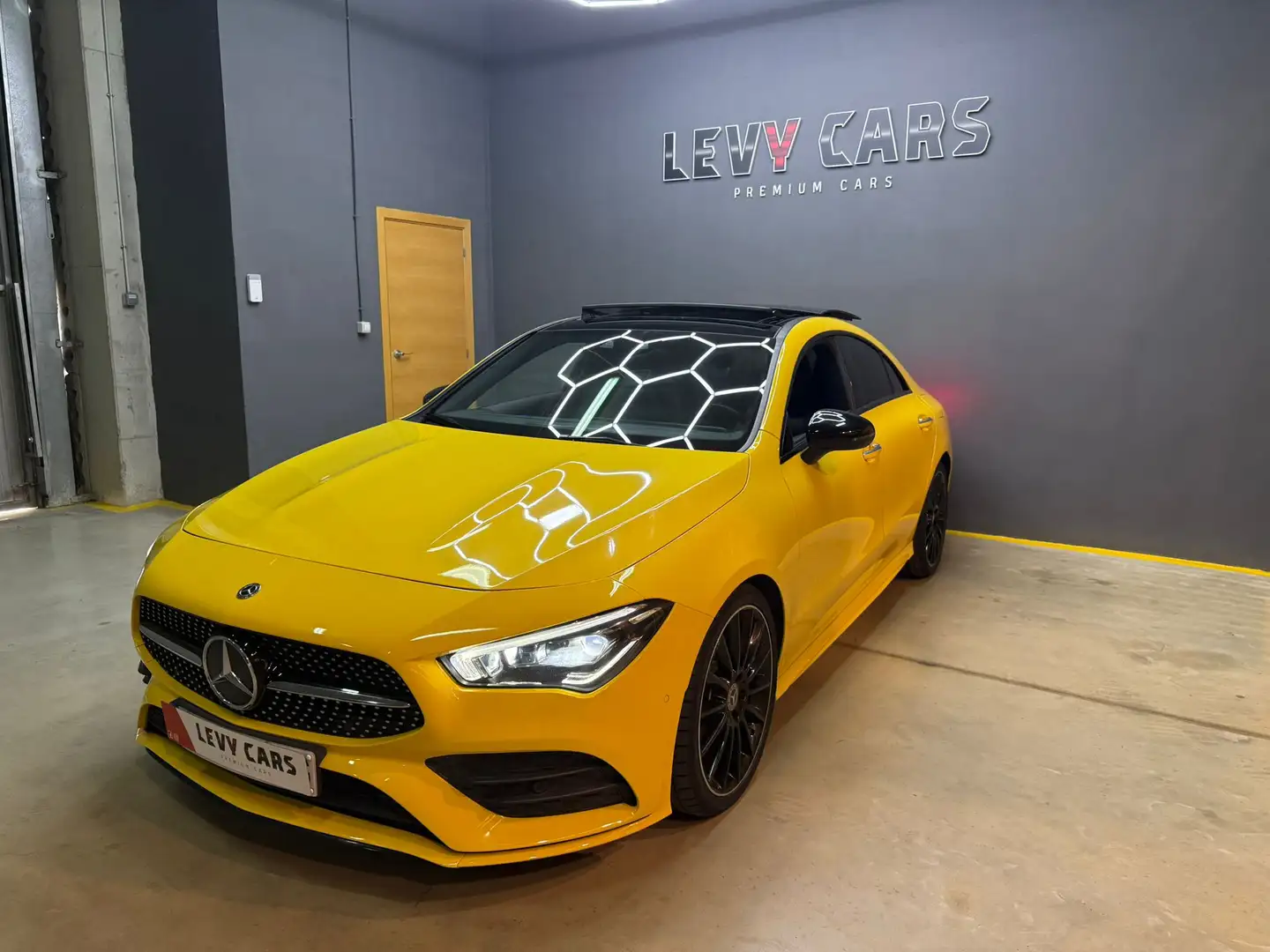 Mercedes-Benz CLA 200 200d 4Matic Gelb - 2